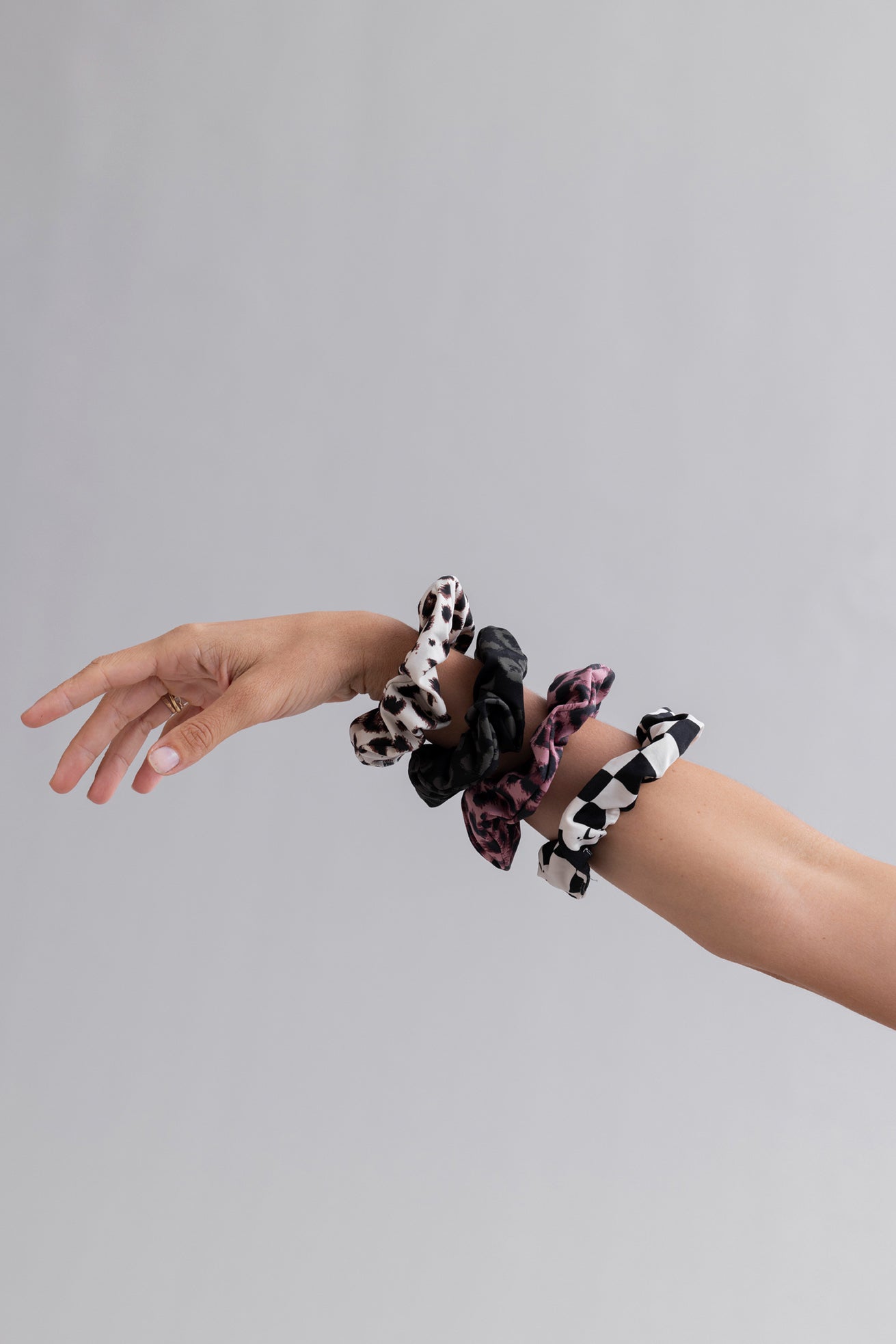 Scrunchie DAY AND NIGHT Black | Hey Honey & Active Wear